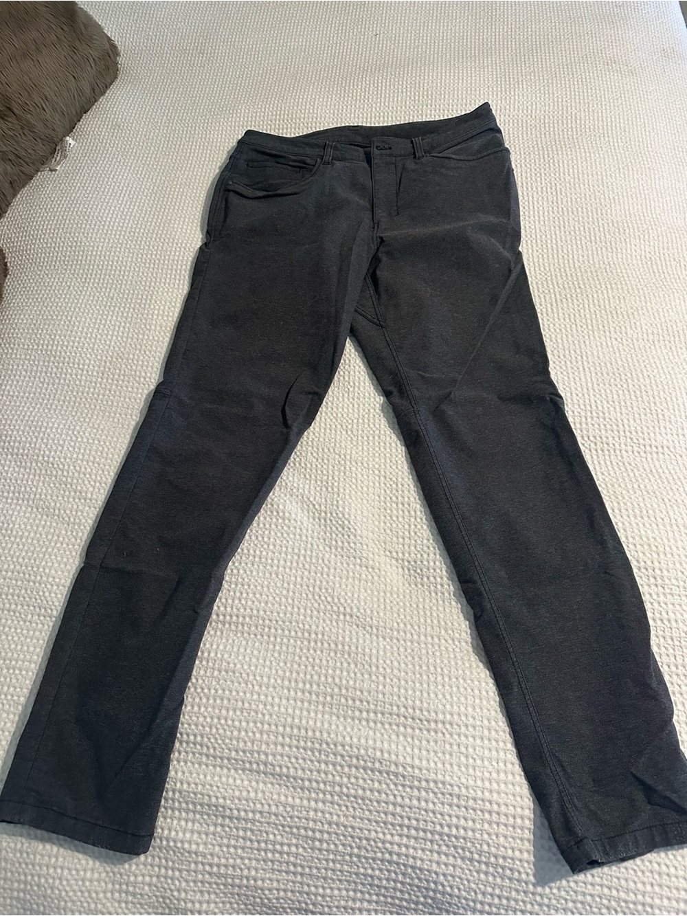 Lululemon men's Slim ABC pants gray denim like color size 33x32